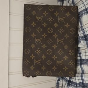 LOUIS VUITTON Monogram Toiletry Pouch 26